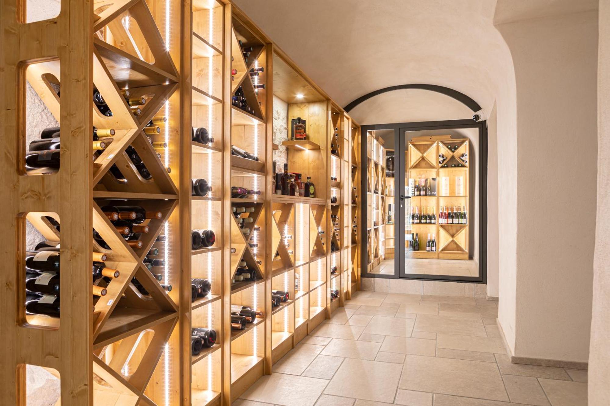 Domaine Et Chateau De Valinches Marols 外观 照片