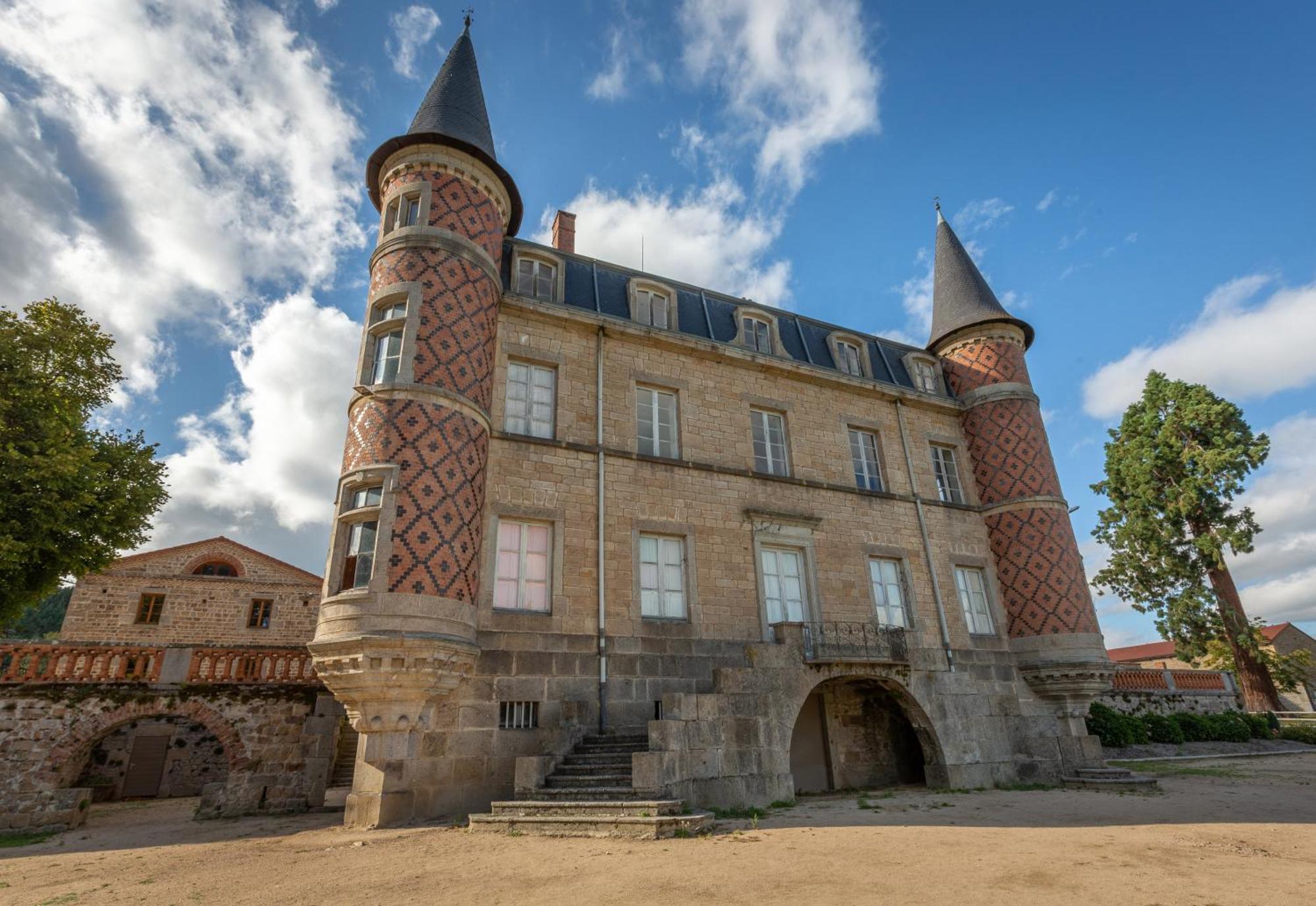 Domaine Et Chateau De Valinches Marols 外观 照片