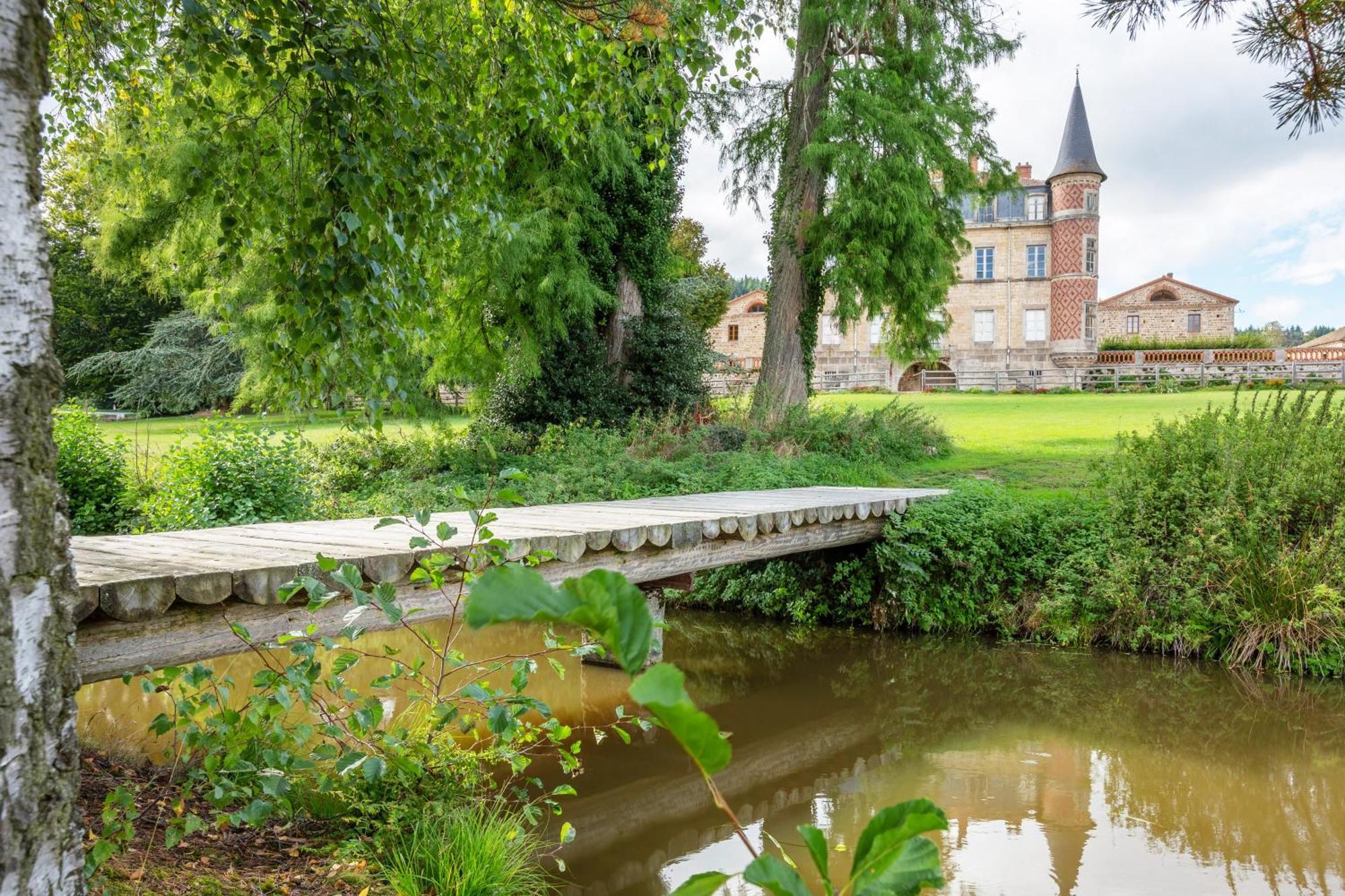 Domaine Et Chateau De Valinches Marols 外观 照片